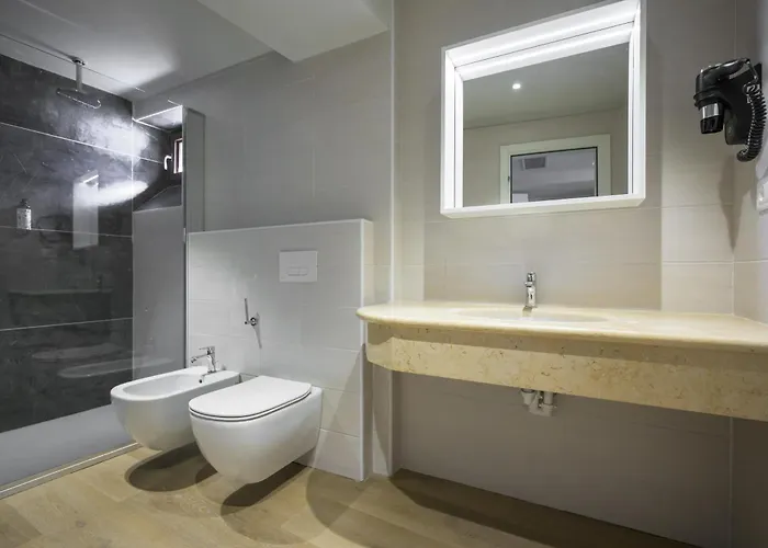 Hotell Dirce - Adults Only