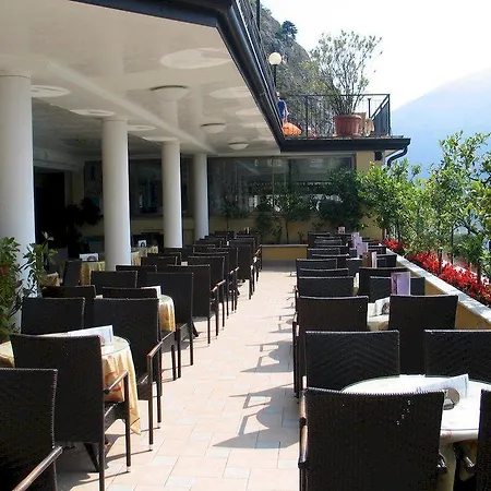 Dirce Hotel Limone sul Garda