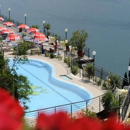 Dirce Hotel